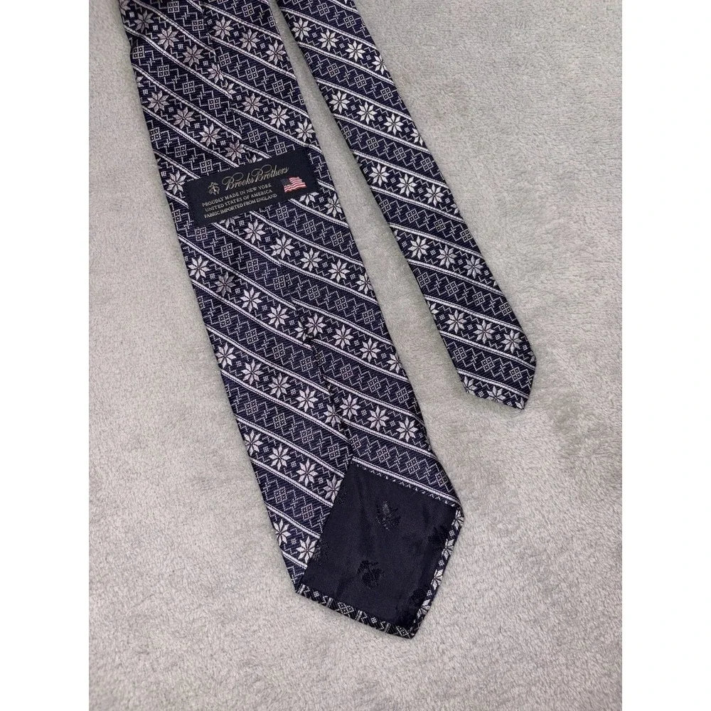Brooks Brothers Men's Necktie 100% Silk Made in USA Elegant Tie Fast‎ Shipping!